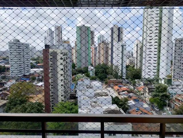 Varanda com vista definitiva — Apartamento no Ed. Sobrado Gilberto Freyre — Casa Forte