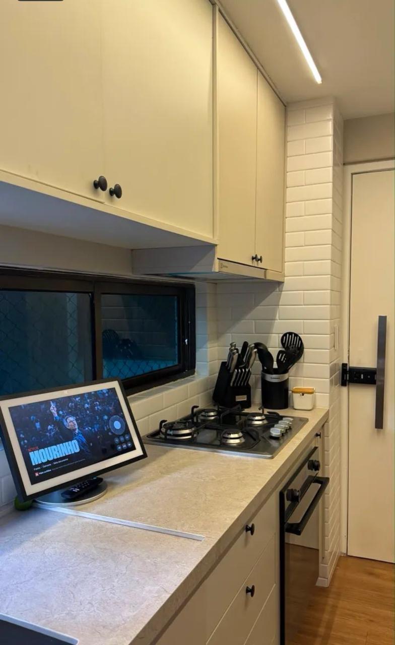 Cooktop, coifa e forno embutido — Apartamento pronto para morar em Boa Viagem | Luxo e Conforto