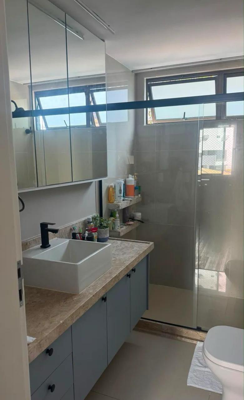 Banheiro social decorado — Apartamento pronto para morar em Boa Viagem | Luxo e Conforto