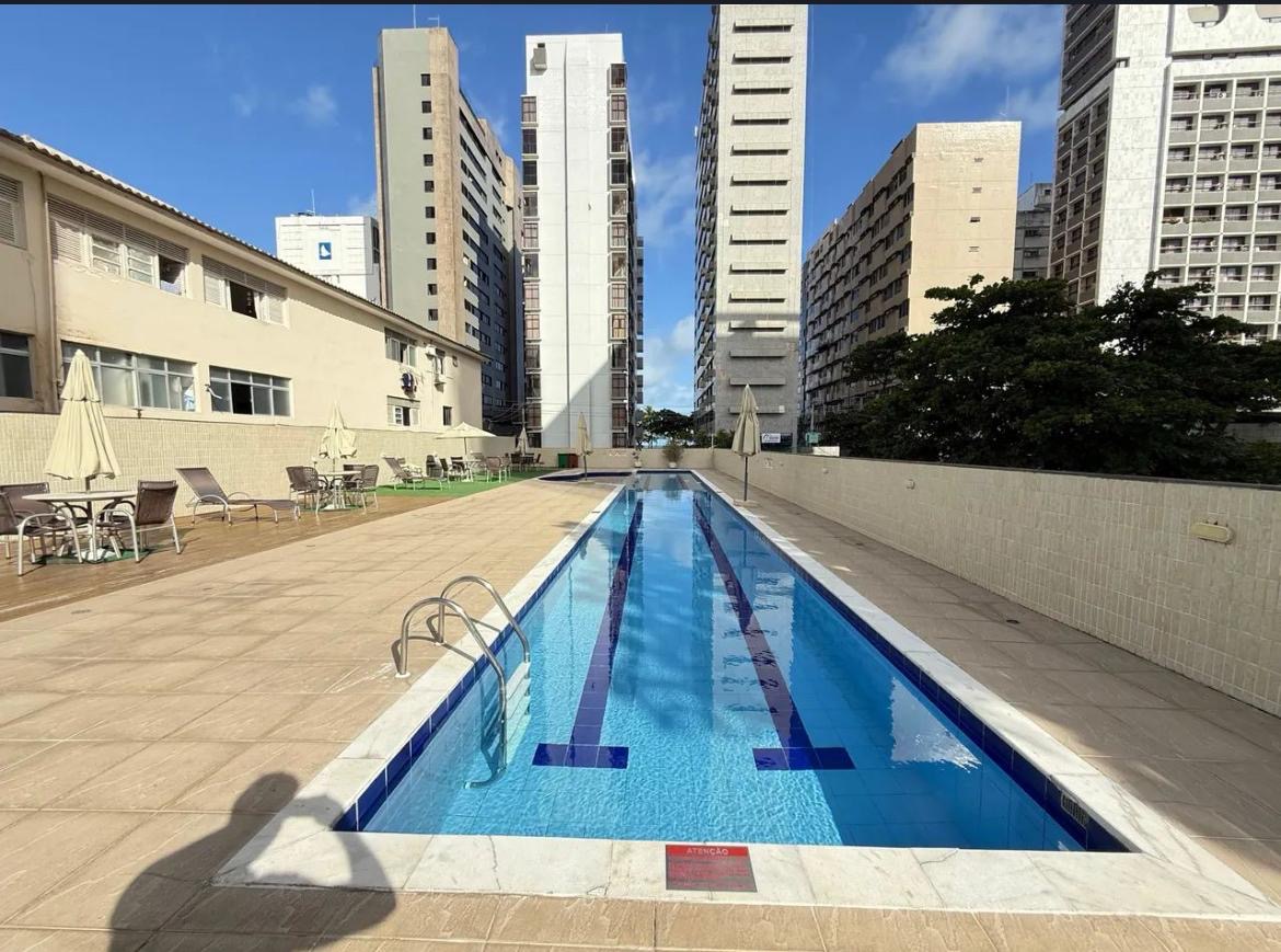 Piscina do condomínio — Apartamento pronto para morar em Boa Viagem | Luxo e Conforto